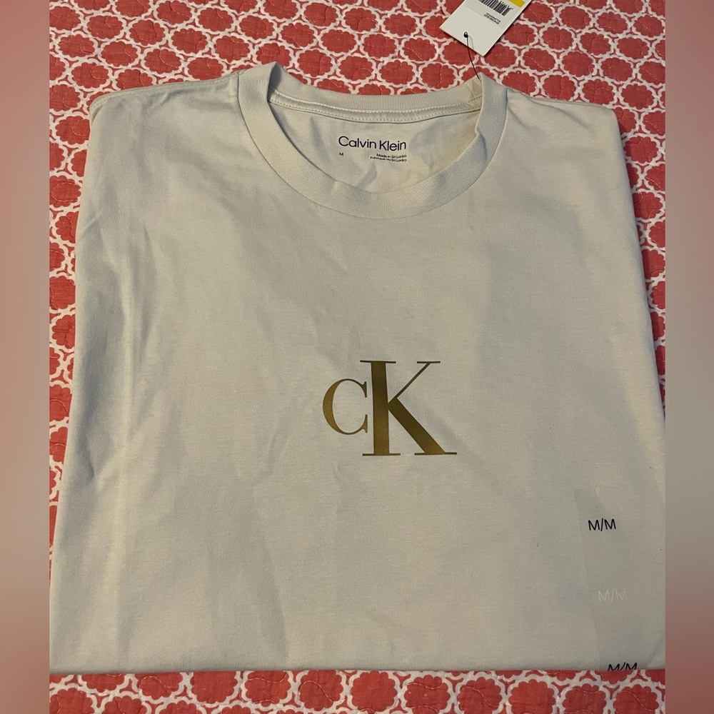 Calvin Klein T-shirt Medium